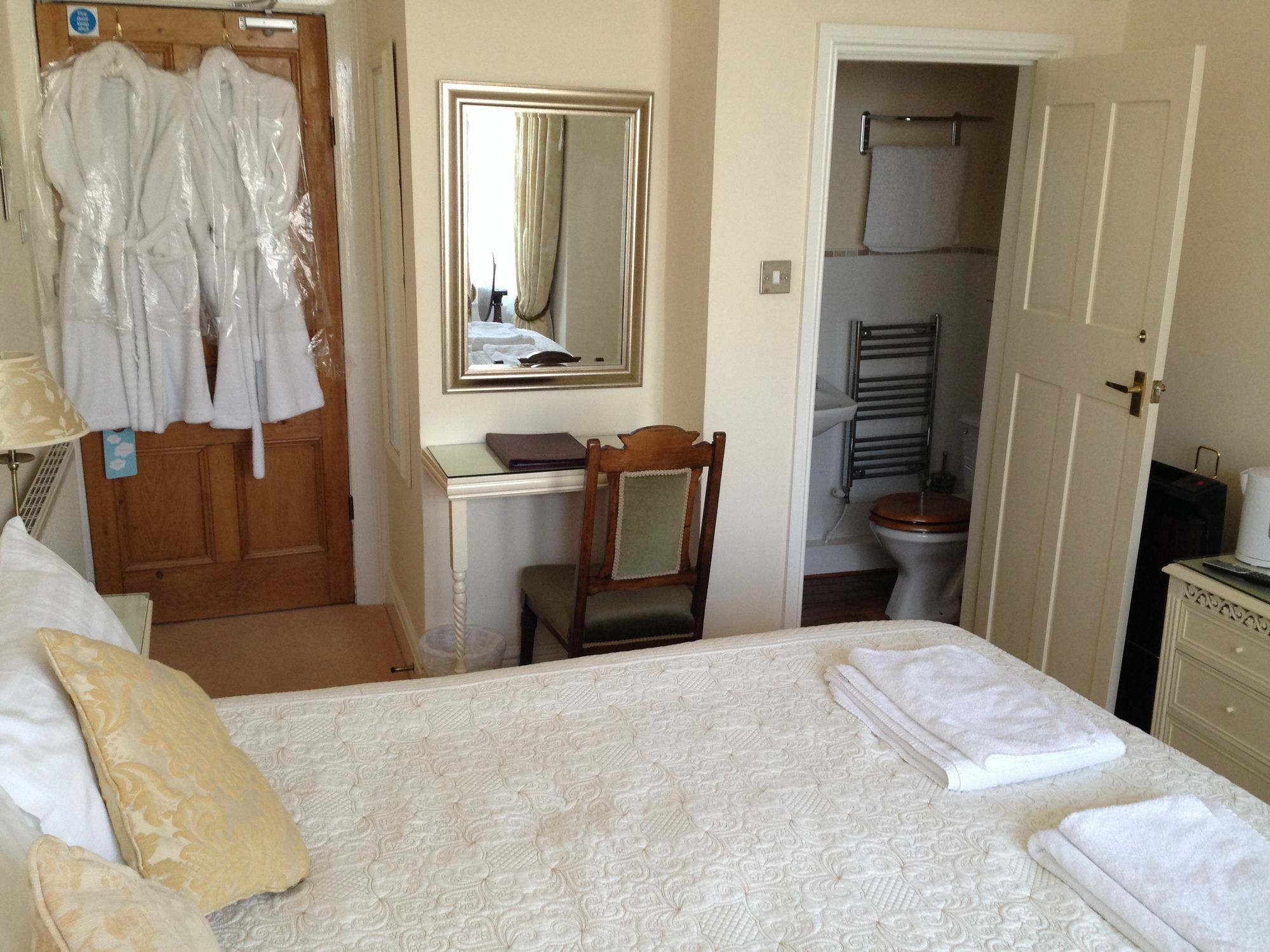 Hotel Harringtons At 14 Llandudno Esterno foto