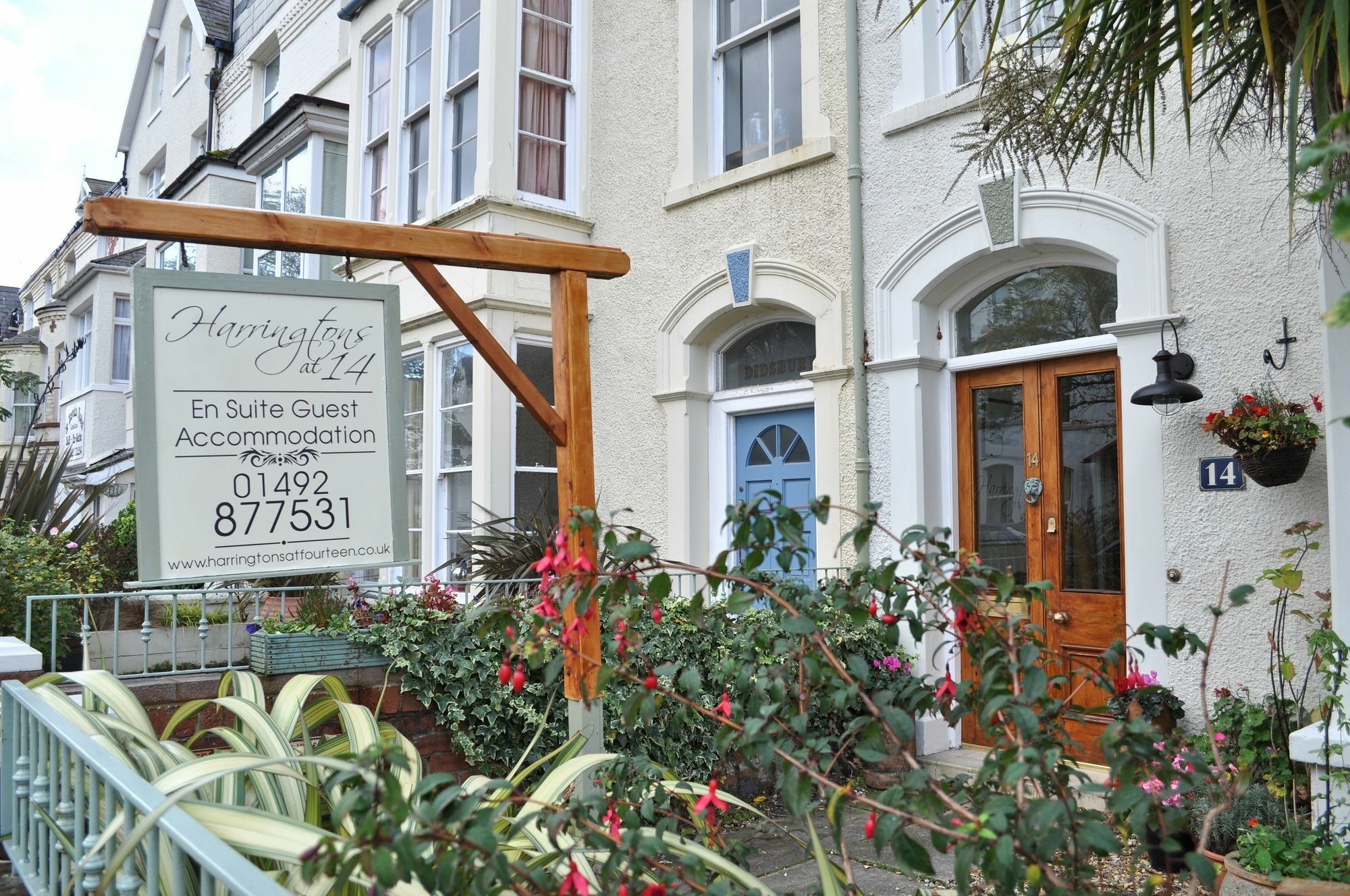 Hotel Harringtons At 14 Llandudno Esterno foto
